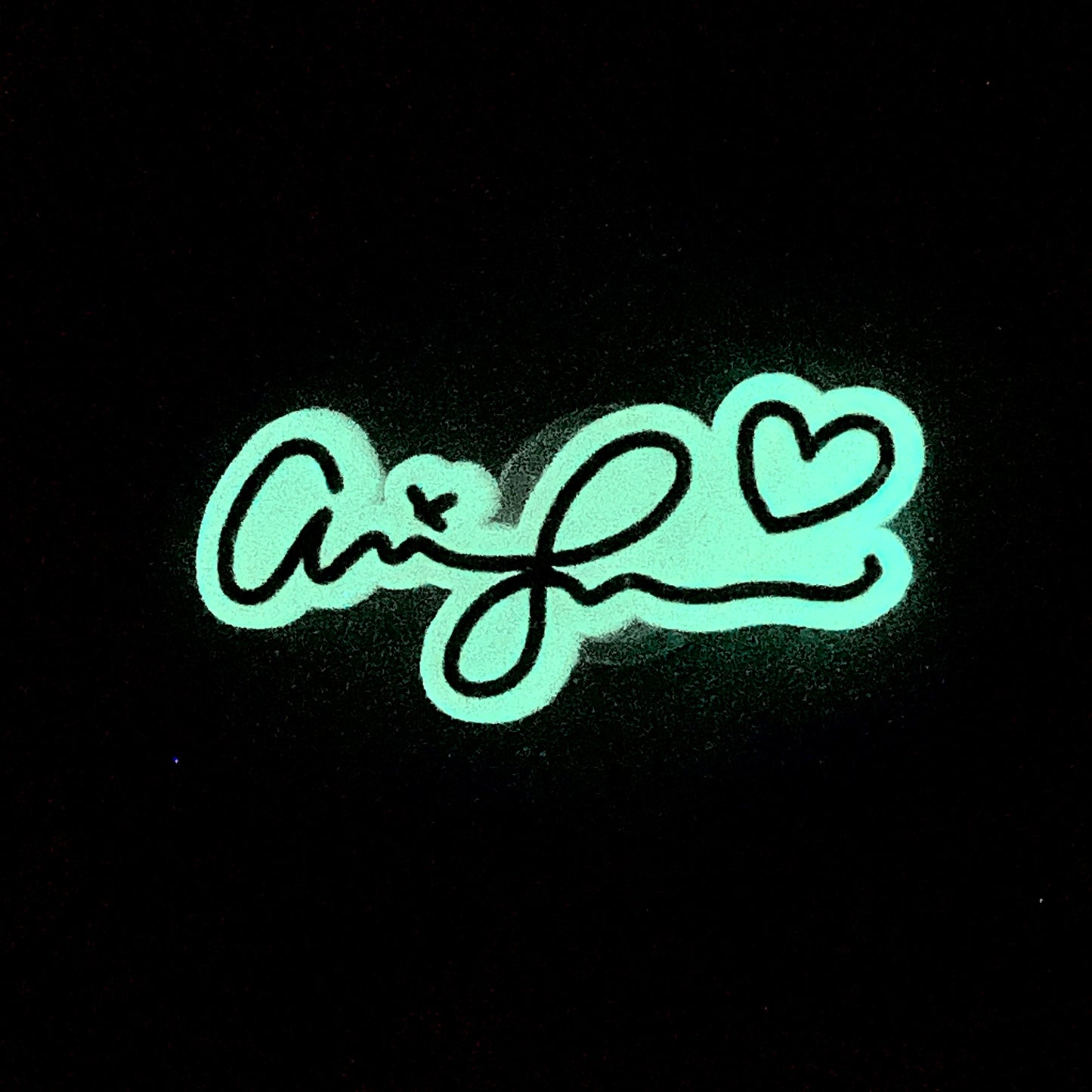 GLOW IN THE DARK - Celebrities - Singer - Ariana Grande Replica Autograph Shoe Charm